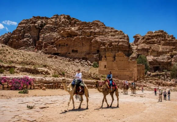 Du Deir à Kharubat Al-Fajja