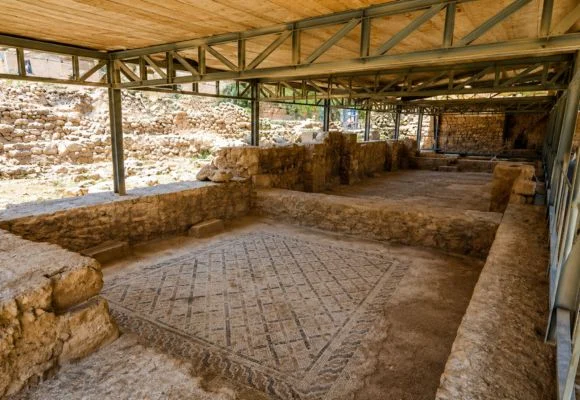 Le parc archéologique et le Palais Incendié
