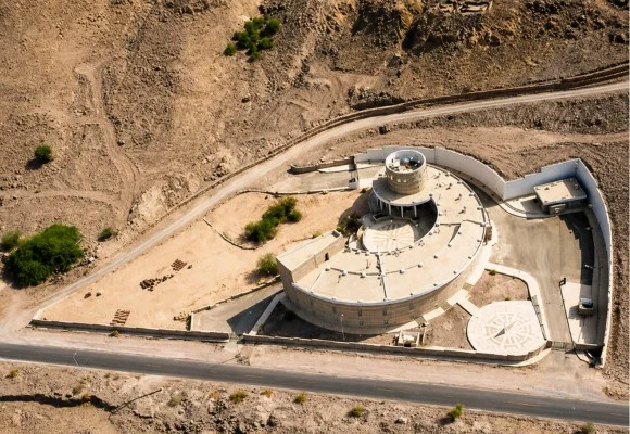 Le musée du point le plus bas sur terre et la grotte de Lot